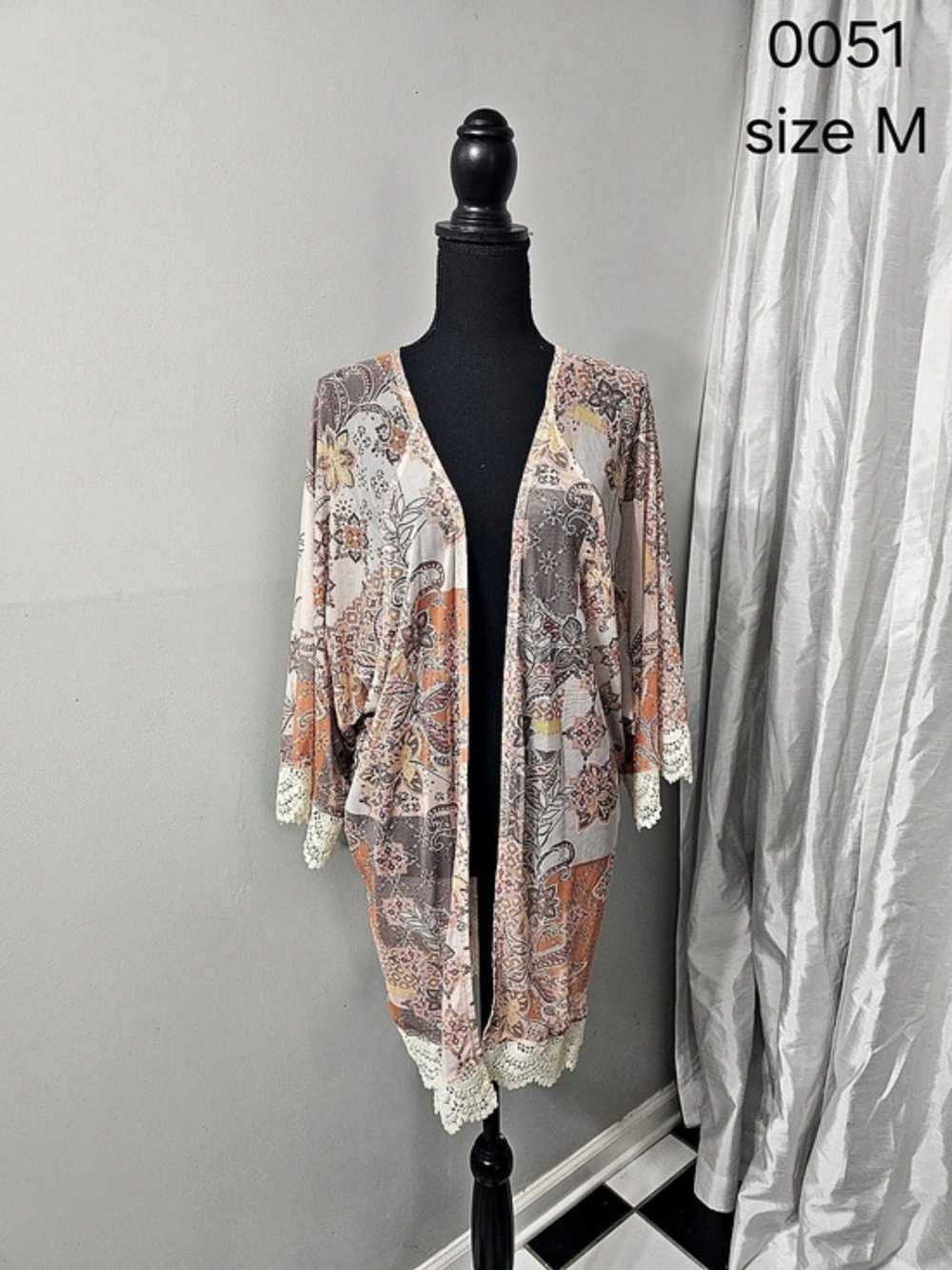 Floral Lace Trim Blouse in Orange & Pink Size Medium